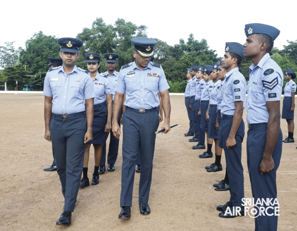 CHANGE OF
COMMAND AT NO. 1 INFORMATION TECHNOLOGY WING