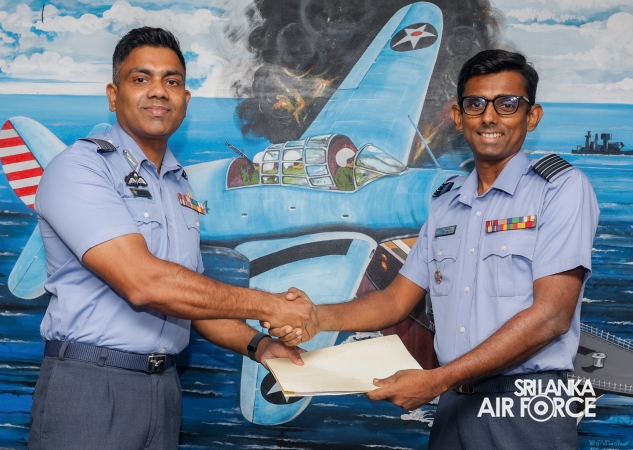 CHANGE OF
COMMAND AT NO. 1 INFORMATION TECHNOLOGY WING