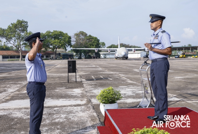 CHANGE OF COMMAND AT NO 2 HEAVY TRANSPORT SQUADRON SLAF BASE KATUNAYAKE