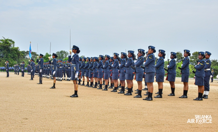 COMMANDER’S INSPECION AT SLAF REGIMENTAL TRAINING CENTRE AMPARA