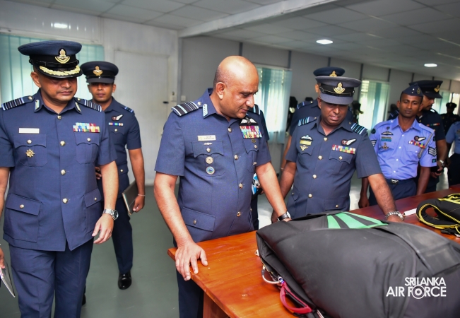 COMMANDER’S INSPECION AT SLAF REGIMENTAL TRAINING CENTRE AMPARA
