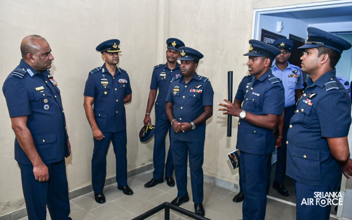 COMMANDER’S INSPECION AT SLAF REGIMENTAL TRAINING CENTRE AMPARA