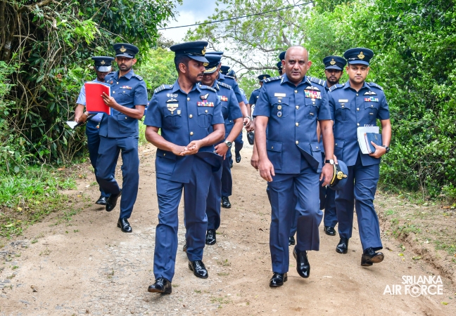 COMMANDER’S INSPECION AT SLAF REGIMENTAL TRAINING CENTRE AMPARA
