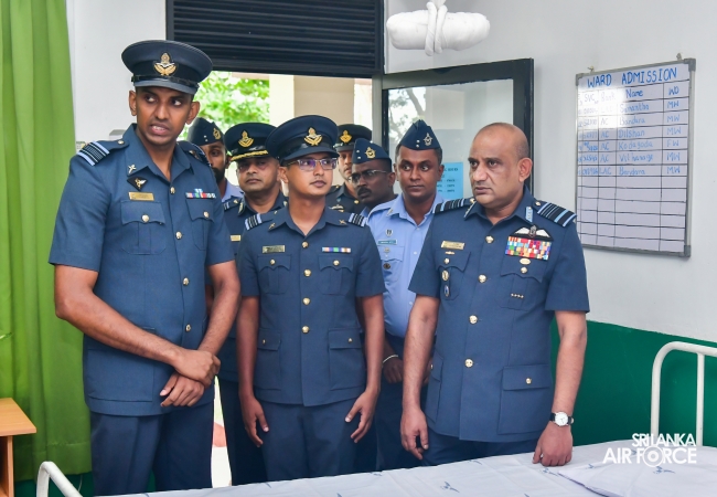 COMMANDER’S INSPECION AT SLAF REGIMENTAL TRAINING CENTRE AMPARA