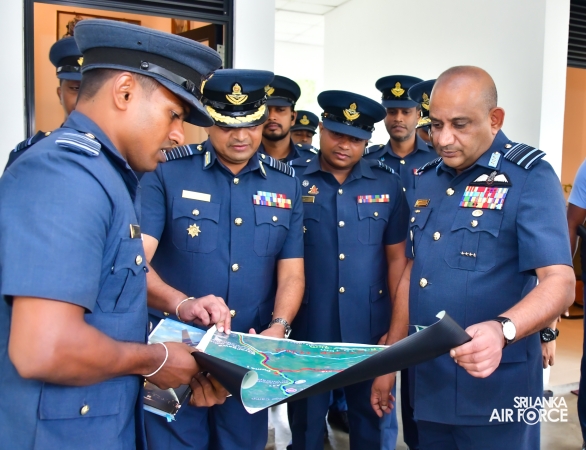 COMMANDER’S INSPECION AT SLAF REGIMENTAL TRAINING CENTRE AMPARA