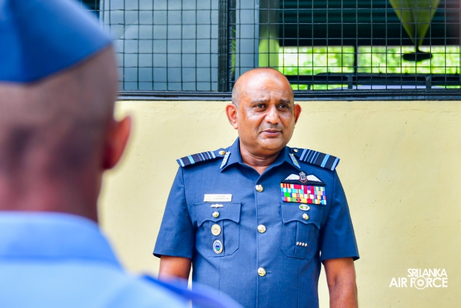 COMMANDER’S INSPECION AT SLAF REGIMENTAL TRAINING CENTRE AMPARA