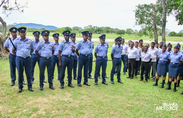 COMMANDER’S INSPECION AT SLAF REGIMENTAL TRAINING CENTRE AMPARA