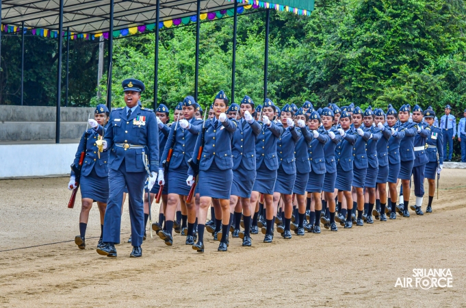 COMMANDER’S INSPECION AT SLAF REGIMENTAL TRAINING CENTRE AMPARA