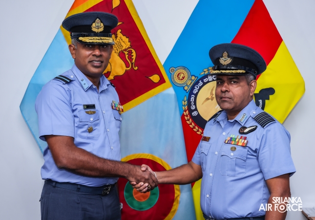 CHANGE OF COMMAND AT AIRCRAFT OVERHAUL WING SLAF BASE KATUNAYAKE