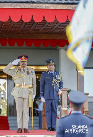 ARMY COMMANDER PAYS OFFICIAL VISIT TO AIR FORCE HEADQUARTERS