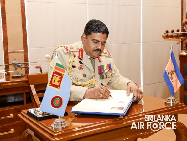 ARMY COMMANDER PAYS OFFICIAL VISIT TO AIR FORCE HEADQUARTERS