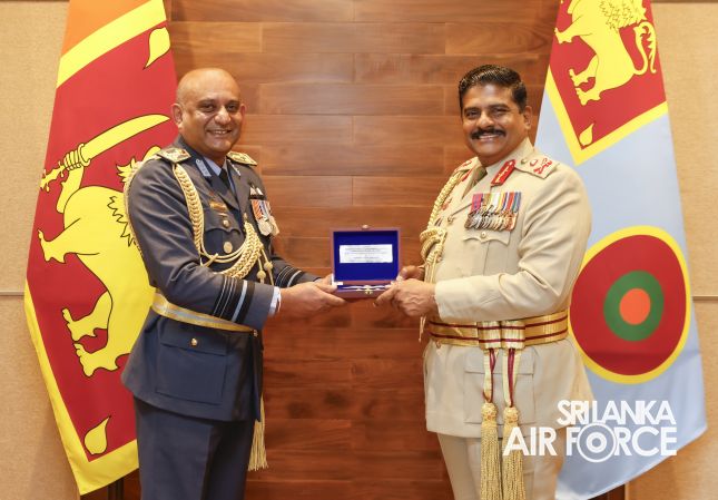 ARMY COMMANDER PAYS OFFICIAL VISIT TO AIR FORCE HEADQUARTERS