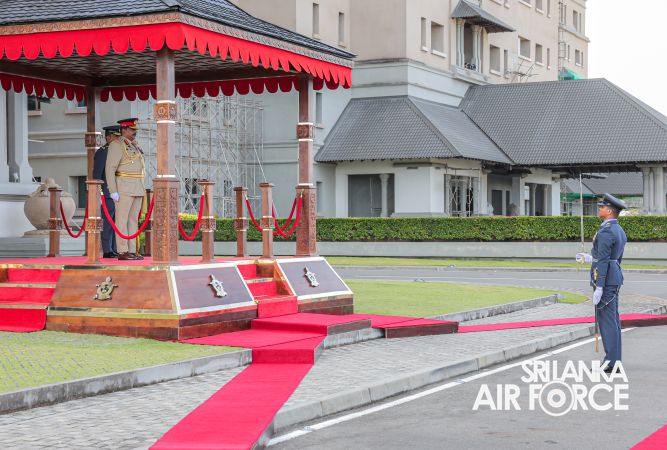 ARMY COMMANDER PAYS OFFICIAL VISIT TO AIR FORCE HEADQUARTERS