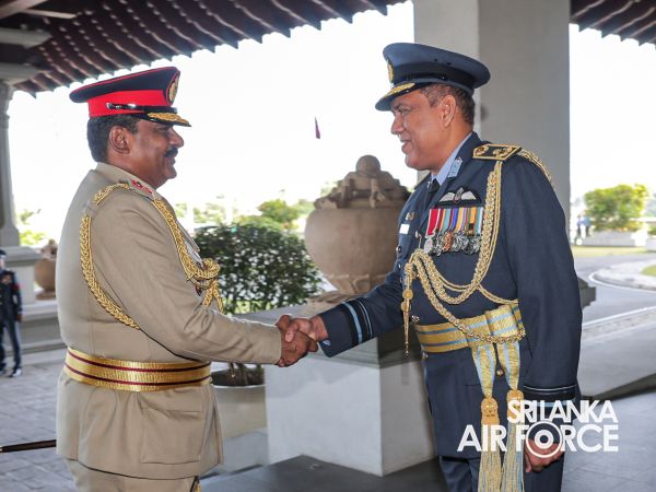ARMY COMMANDER PAYS OFFICIAL VISIT TO AIR FORCE HEADQUARTERS