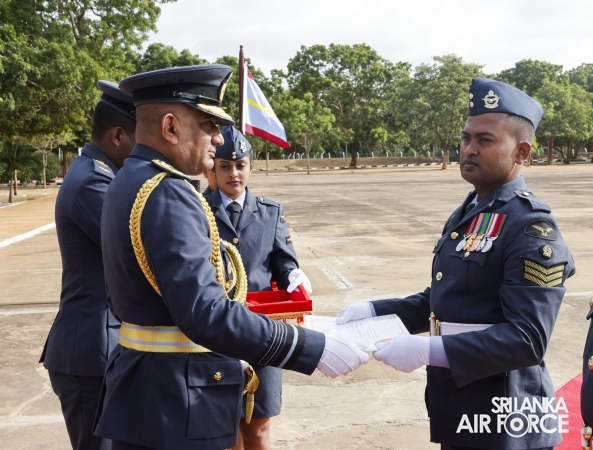 COMMANDER’S INSPECTION OF SLAF STATION PALAVI