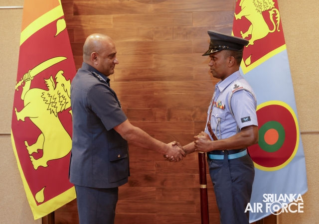 NEW COMMAND MASTER WARRANT OFFICER TAKES OVER DUTIES