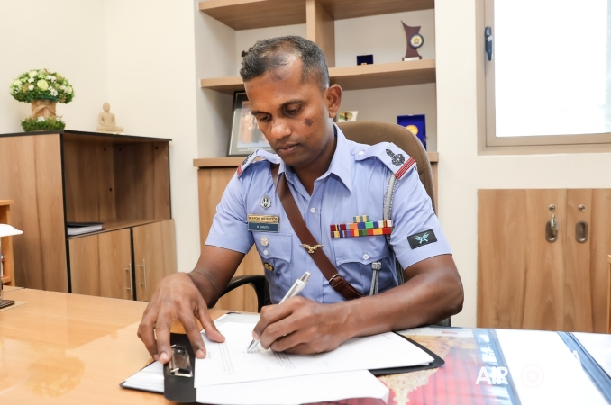 NEW COMMAND MASTER WARRANT OFFICER TAKES OVER DUTIES