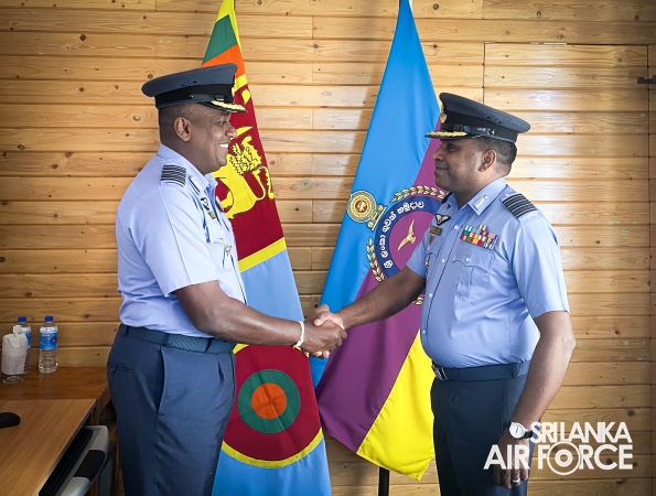 CHANGE OF COMMAND AT SLAF STATION PIDURUTALAGALA