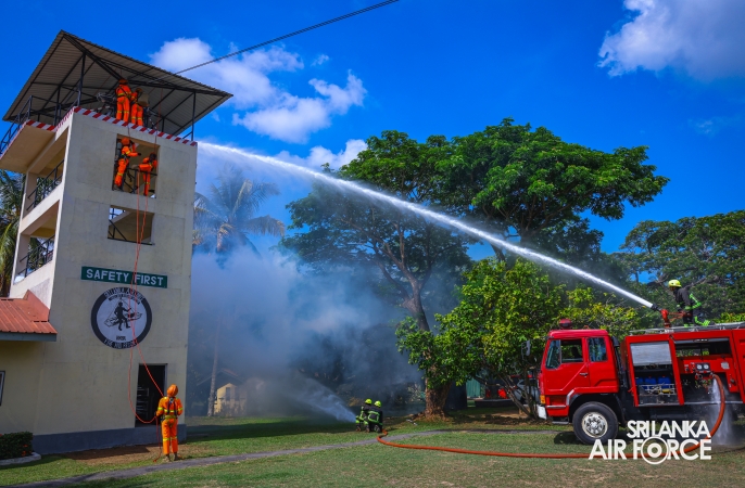 US DELEGATION OBSERVES FIRE AND RESCUE TRAINING AT SLAF KATUNAYAKE