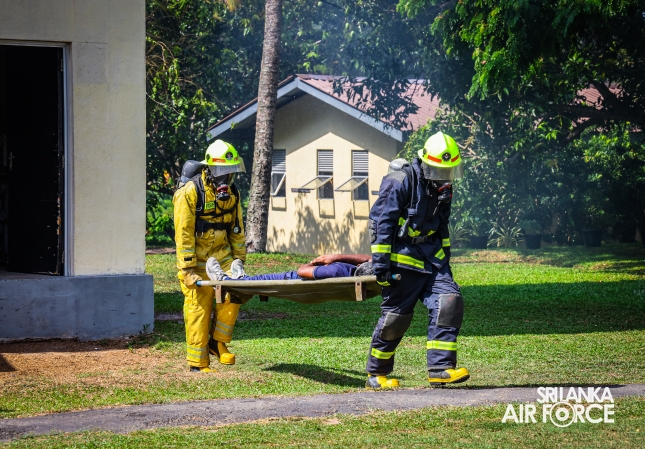 US DELEGATION OBSERVES FIRE AND RESCUE TRAINING AT SLAF KATUNAYAKE