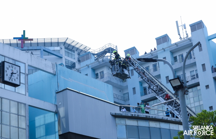 SLAF FIRE SERVICE CONDUCTED EMERGENCY EVACUATION DRILL AT LANKA HOSPITALS CORPORATION PLC NARAHENPITA