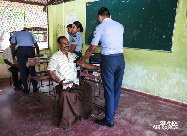 SLAF, SLCOMM
AND SLAF SEVA VANITHA UNIT CONDUCT MEDICAL OUTREACH PROGRAMME IN
ANURADHAPURA
