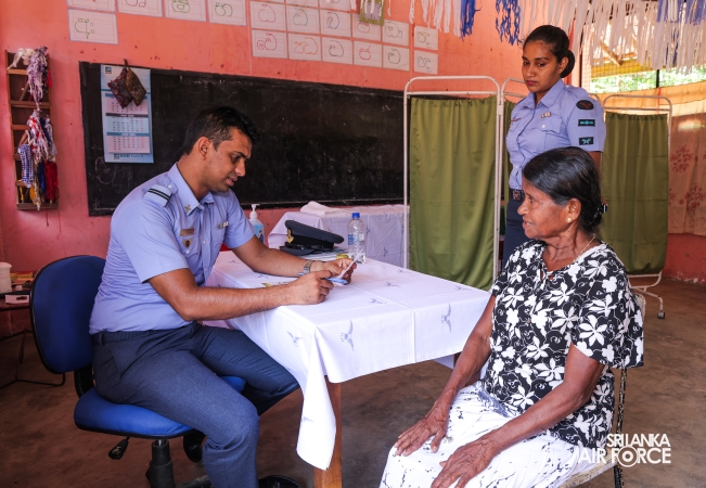 SLAF, SLCOMM
AND SLAF SEVA VANITHA UNIT CONDUCT MEDICAL OUTREACH PROGRAMME IN
ANURADHAPURA