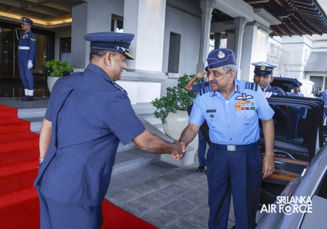 CHIEF OF
INTEGRATED DEFENCE STAFF TO THE CHAIRMAN CHIEFS OF STAFF COMMITTEE CALLS
ON THE COMMANDER