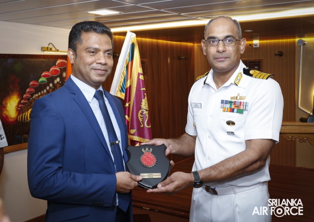 COMMANDER OF THE AIR FORCE VISITS INDIAN AIRCRAFT CARRIER INS VIKRANT