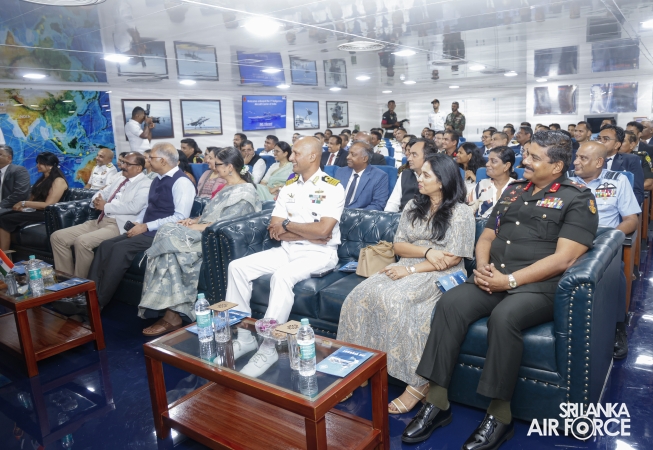 COMMANDER OF THE AIR FORCE VISITS INDIAN AIRCRAFT CARRIER INS VIKRANT