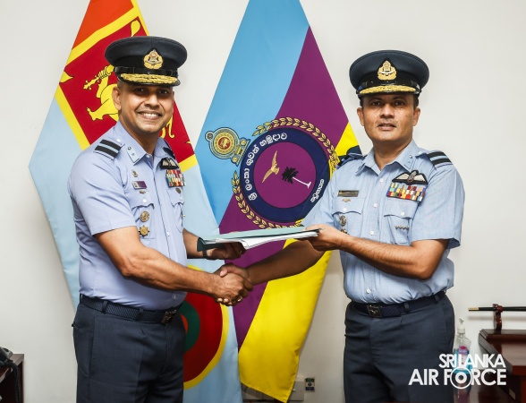 CHANGE OF COMMAND OF SLAF BASE KATUNAYAKE