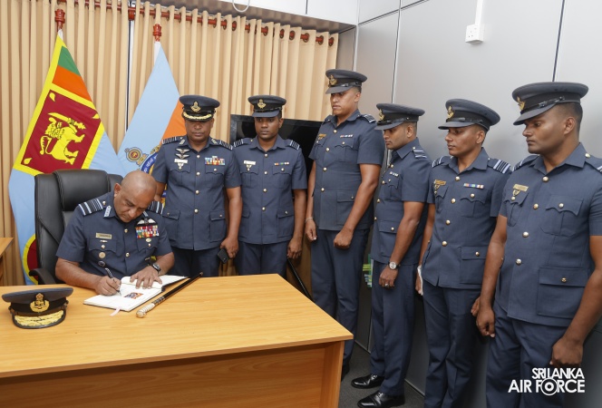 COMMANDER'S INSPECTION OF SLAF STATION KATUKURUNDA