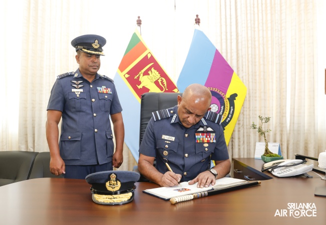 COMMANDER'S INSPECTION OF SLAF STATION KATUKURUNDA