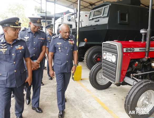COMMANDER'S INSPECTION OF SLAF STATION KATUKURUNDA