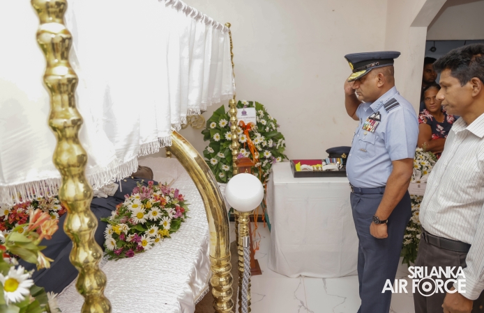 AIR CHIEF PAYS LAST RESPECTS TO FALLEN SERVICEMEN