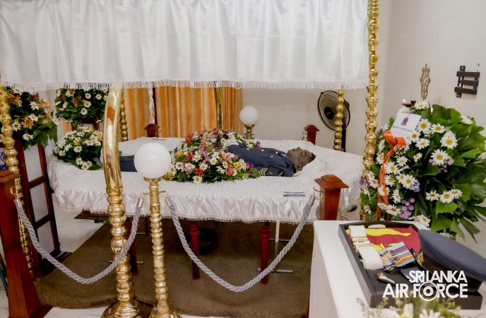 AIR CHIEF PAYS LAST RESPECTS TO FALLEN SERVICEMEN