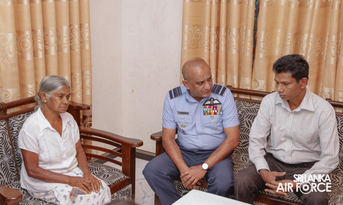 AIR CHIEF PAYS LAST RESPECTS TO FALLEN SERVICEMEN