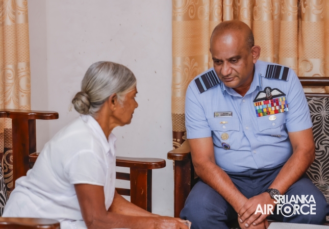 AIR CHIEF PAYS LAST RESPECTS TO FALLEN SERVICEMEN