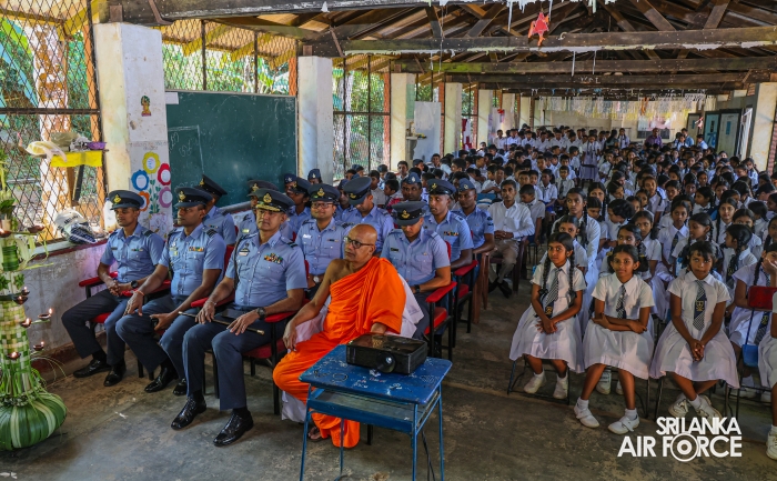SLAF COMBAT
TRAINING SCHOOL DIYATALAWA CONDUCTS COMMUNITY OUTREACH PROGRAMME UNDER
THE CLEAN SRI LANKA PROJECT