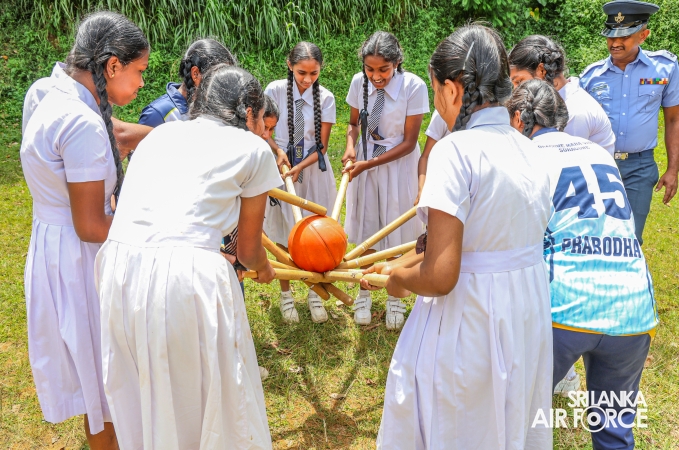 SLAF COMBAT
TRAINING SCHOOL DIYATALAWA CONDUCTS COMMUNITY OUTREACH PROGRAMME UNDER
THE CLEAN SRI LANKA PROJECT