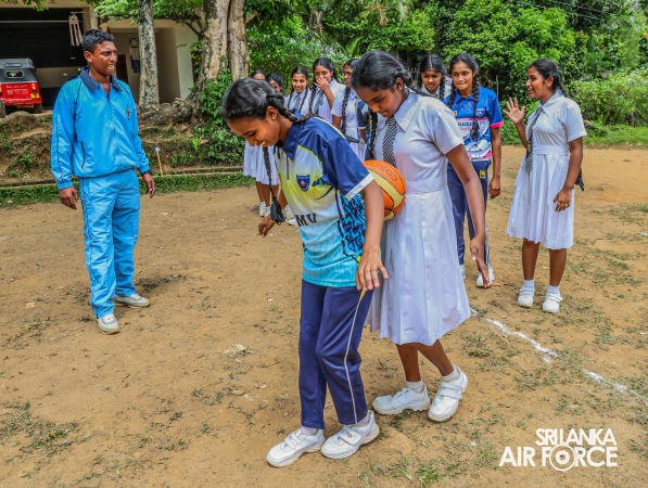 SLAF COMBAT
TRAINING SCHOOL DIYATALAWA CONDUCTS COMMUNITY OUTREACH PROGRAMME UNDER
THE CLEAN SRI LANKA PROJECT