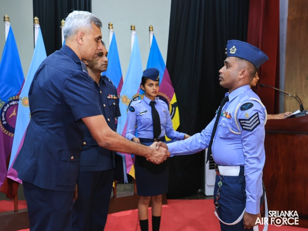 CERTIFICATE AWARDING CEREMONY OF NO. 28 ENGLISH MEDIUM AND NO. 99 SINHALA MEDIUM NON-COMMISSIONED OFFICERS' MANAGEMENT COURSES