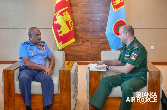 MILITARY, AIR AND NAVAL ATTACHÉ OF THE EMBASSY OF THE RUSSIAN CALLS ON THE COMMANDER