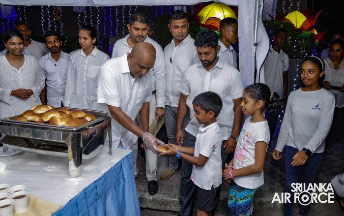 SINI SAMBOL BUN AND GINGER PLAIN TEA DANSELA ORGANIZED BY SLAF SEVA VANITHA UNIT