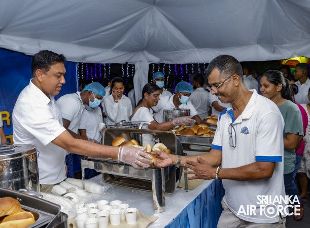 SINI SAMBOL BUN AND GINGER PLAIN TEA DANSELA ORGANIZED BY SLAF SEVA VANITHA UNIT