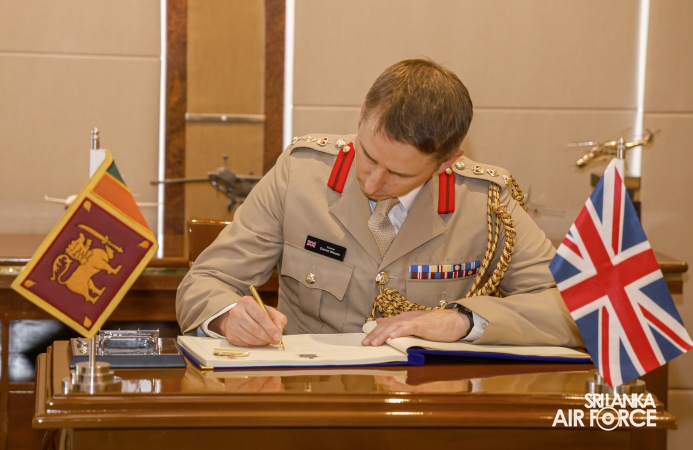 OUTGOING DEFENCE ADVISOR AT THE BRITISH HIGH COMMISSION IN SRI LANKA CALLS ON THE COMMANDER