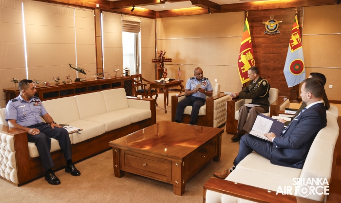 OUTGOING
DEFENCE ATTACHÉ AT THE EMBASSY OF UNITED STATES OF AMERICA IN SRI LANKA
CALLS ON THE COMMANDER