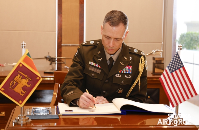 OUTGOING
DEFENCE ATTACHÉ AT THE EMBASSY OF UNITED STATES OF AMERICA IN SRI LANKA
CALLS ON THE COMMANDER