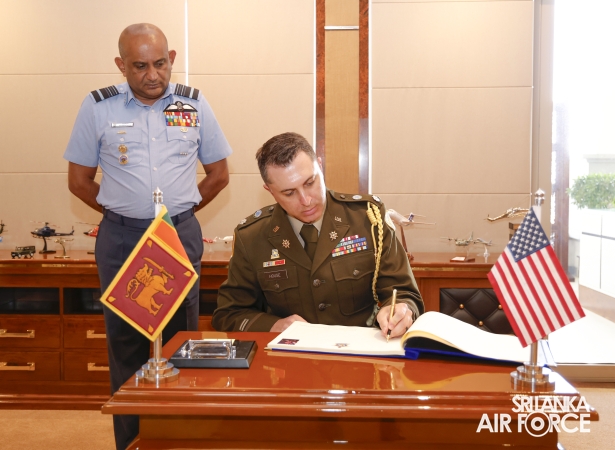 OUTGOING
DEFENCE ATTACHÉ AT THE EMBASSY OF UNITED STATES OF AMERICA IN SRI LANKA
CALLS ON THE COMMANDER