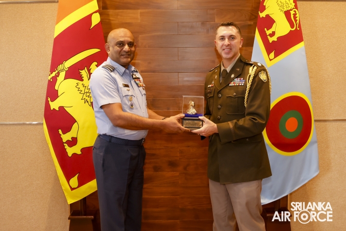 OUTGOING
DEFENCE ATTACHÉ AT THE EMBASSY OF UNITED STATES OF AMERICA IN SRI LANKA
CALLS ON THE COMMANDER
